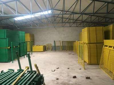 安全防護設備 海南地區圈地隔離網、變電站圍欄網的應用與重要性